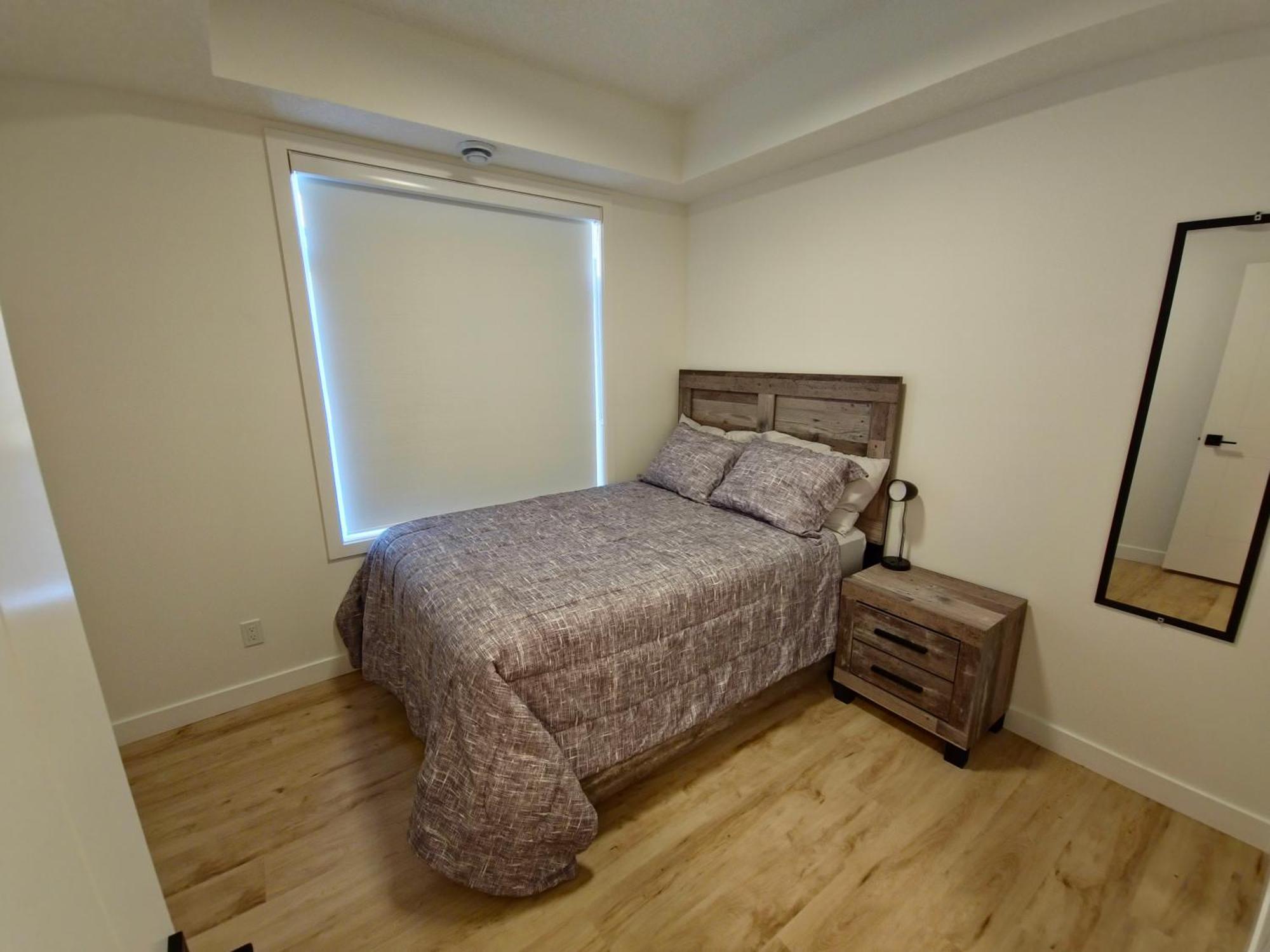 A Stylish 2 Bdr With A Blend Of Cozy And Peace! *