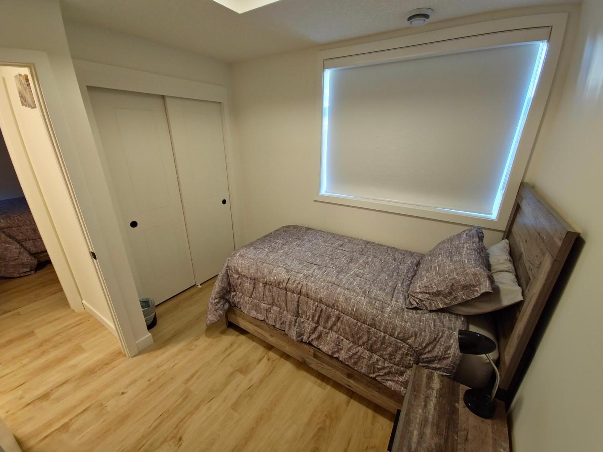 Apartment A Stylish 2 Bdr With A Blend Of Cozy And Peace!