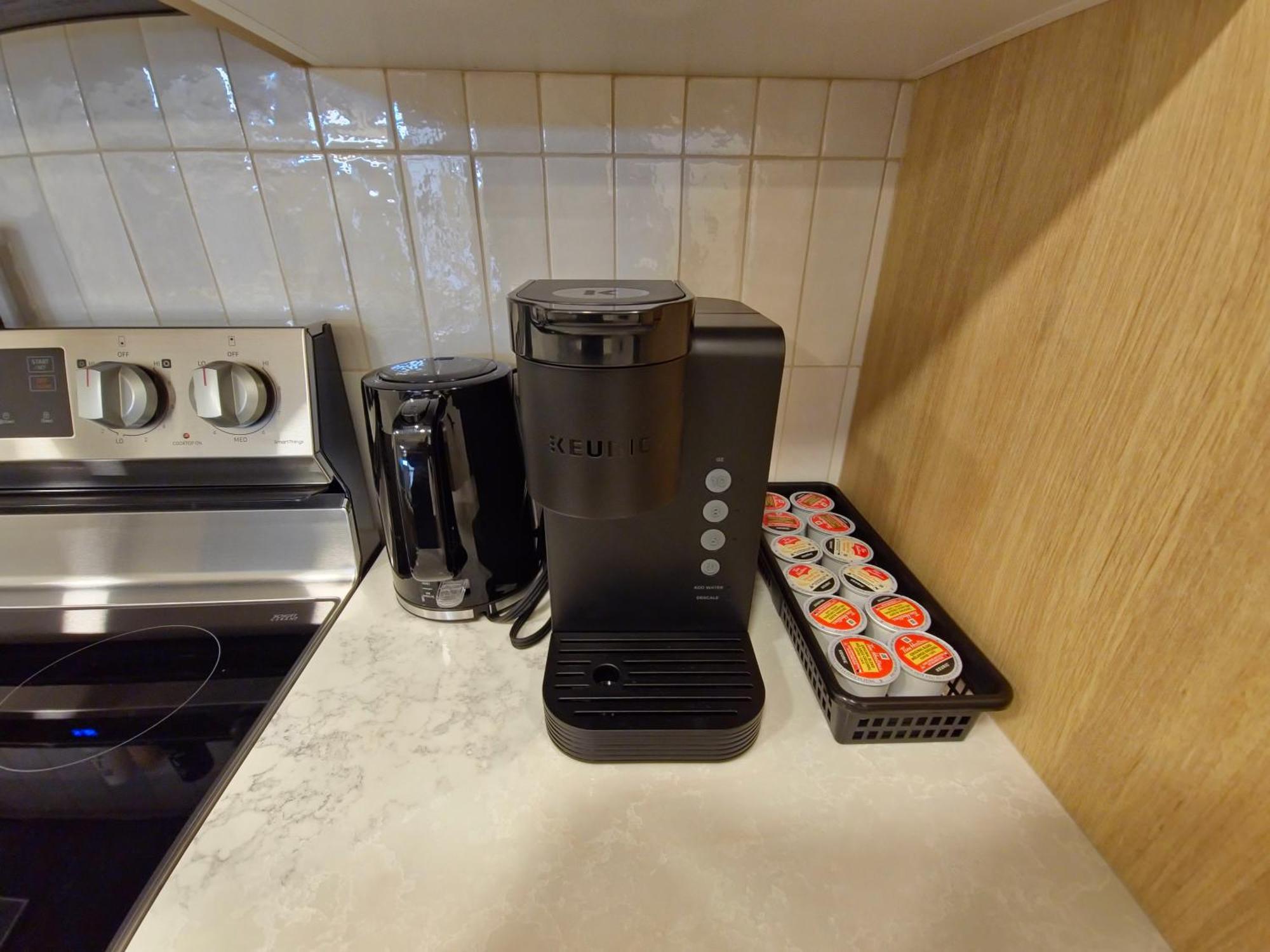 Apartment A Stylish 2 Bdr With A Blend Of Cozy And Peace! Calgary